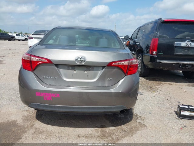 Toyota COROLLA LE 2018 5YFBURHE1JP855556 Image 16