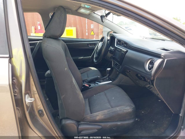 Toyota COROLLA LE 2018 5YFBURHE1JP855556 Image 5