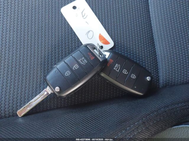 KNDPBCAC3G7811098 KIA Sportage Lx