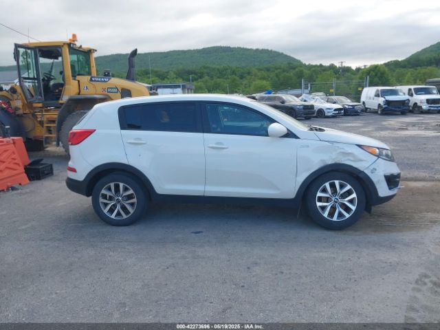 KNDPBCAC3G7811098 KIA Sportage Lx