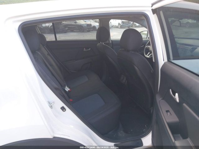 KNDPBCAC3G7811098 KIA Sportage Lx