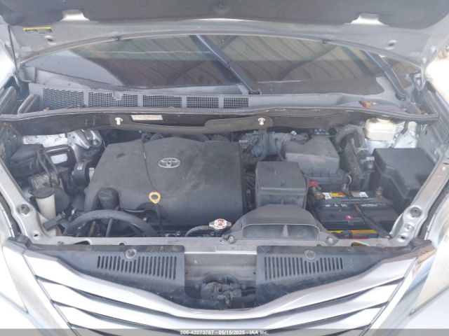 5TDYZ3DC1HS805349 Toyota Sienna Xle 8 Passenger