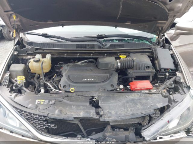 2C4RC1BG6HR708284 Chrysler Pacifica Touring-l