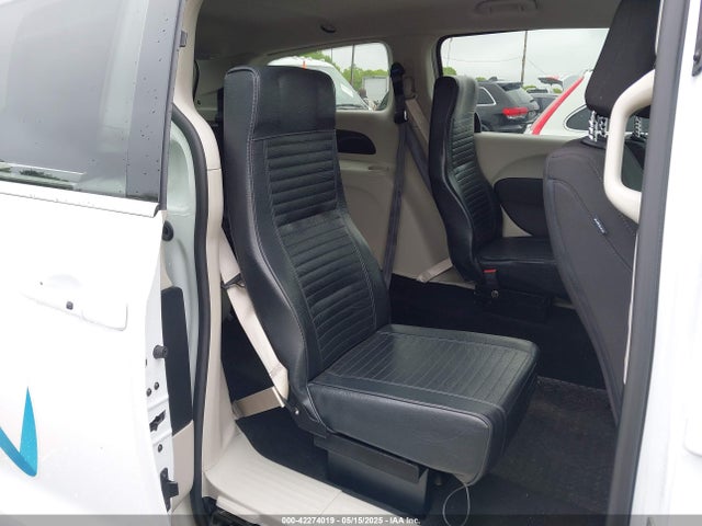Chrysler Voyager Lx 2023 2C4RC1CG0PR617041 Image 8