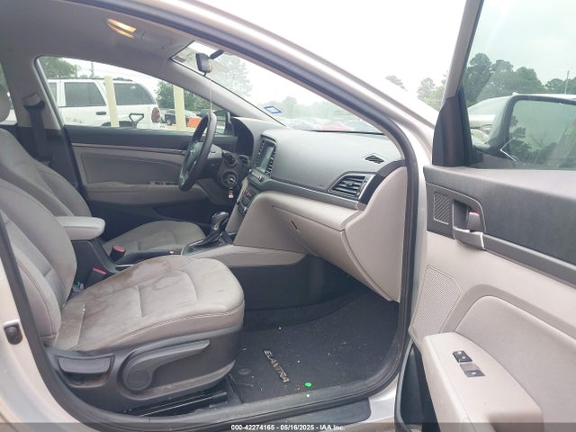5NPD84LF3HH009825 Hyundai ELANTRA SE