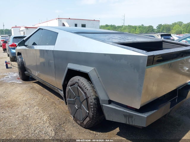 2024 TESLA CYBERTRUCK 7G2CEHED1RA008660 Photo 2