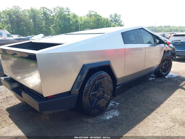 2024 TESLA CYBERTRUCK 7G2CEHED1RA008660 Photo 3