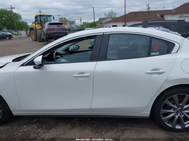 JM1BPBDM1K1116172 Mazda Mazda3 Preferred Package