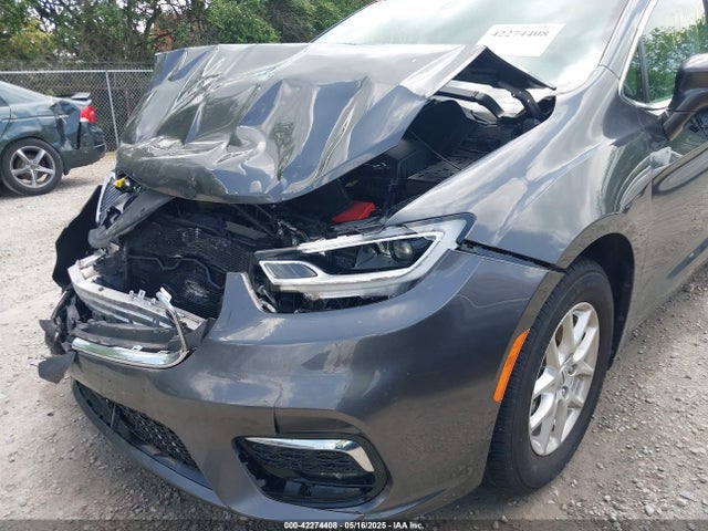 2C4RC1BG2NR176124 Chrysler Pacifica Touring L