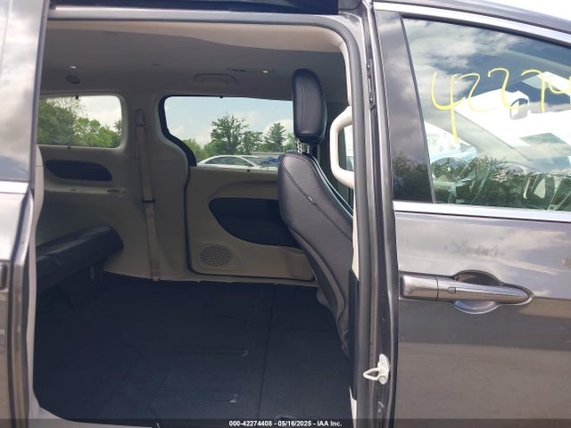 2C4RC1BG2NR176124 Chrysler Pacifica Touring L