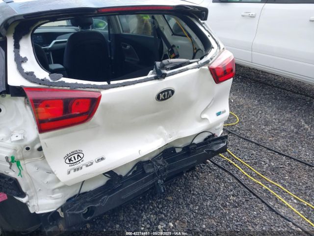KNDCB3LC8L5420417 KIA NIRO LX