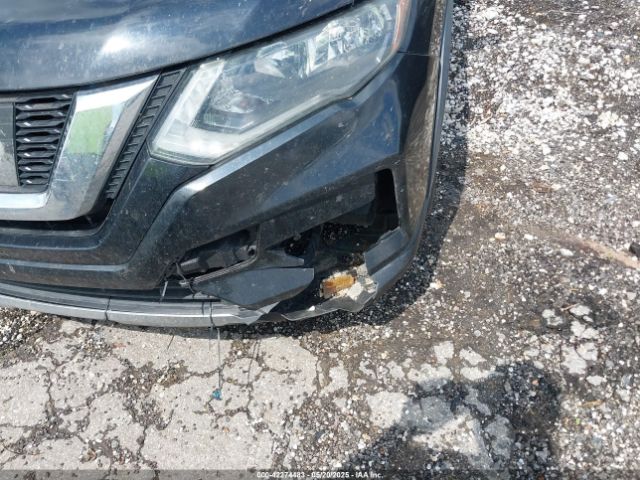 5N1AT2MT2HC883827 Nissan 2017