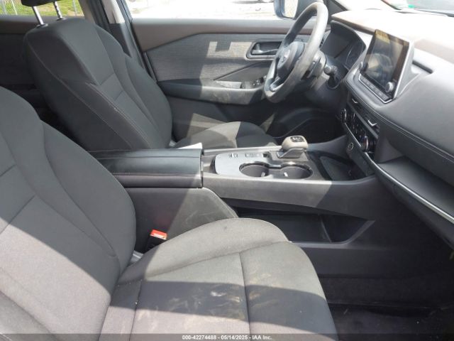 5N1BT3AA7PC888985 Nissan Rogue S Fwd