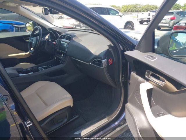SADCJ2BV4HA884503 Jaguar F-pace 35t Premium