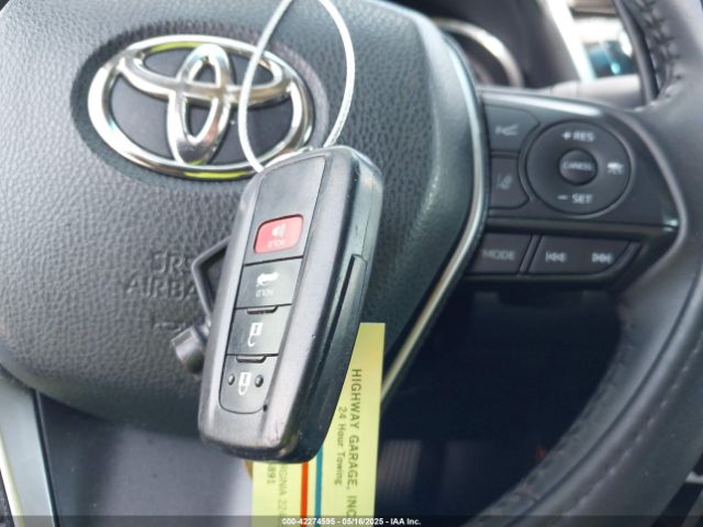 4T1B11HK0JU039078 Toyota CAMRY SE