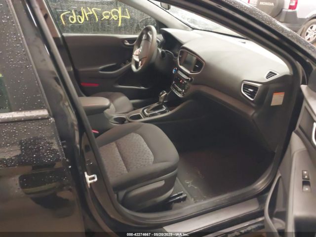 KMHC65LC9JU068768 Hyundai Ioniq Hybrid Blue