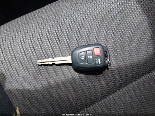 2T1BURHE4HC843864 Toyota COROLLA SE