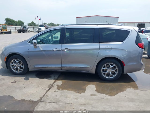 2C4RC1GG2JR232677 Chrysler Pacifica Limited