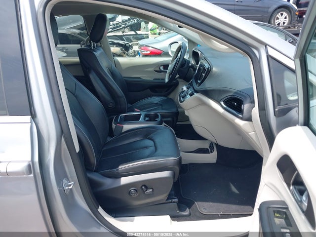 2C4RC1GG2JR232677 Chrysler Pacifica Limited