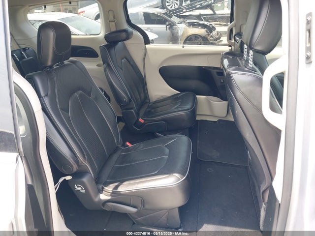 2C4RC1GG2JR232677 Chrysler Pacifica Limited