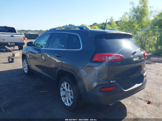 1C4PJLCB6GW159039 Jeep Cherokee Latitude