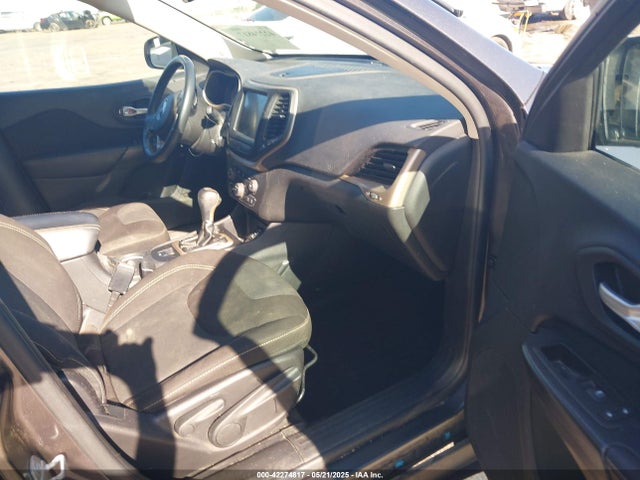 1C4PJLCB6GW159039 Jeep Cherokee Latitude