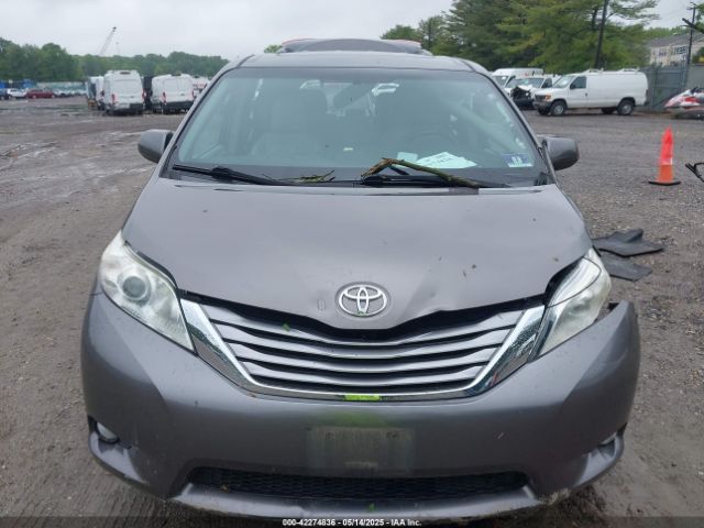 5TDYZ3DC5HS817875 Toyota Sienna Xle 8 Passenger