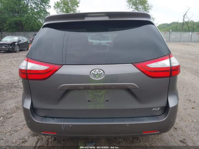 5TDYZ3DC5HS817875 Toyota Sienna Xle 8 Passenger