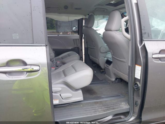 5TDYZ3DC5HS817875 Toyota Sienna Xle 8 Passenger