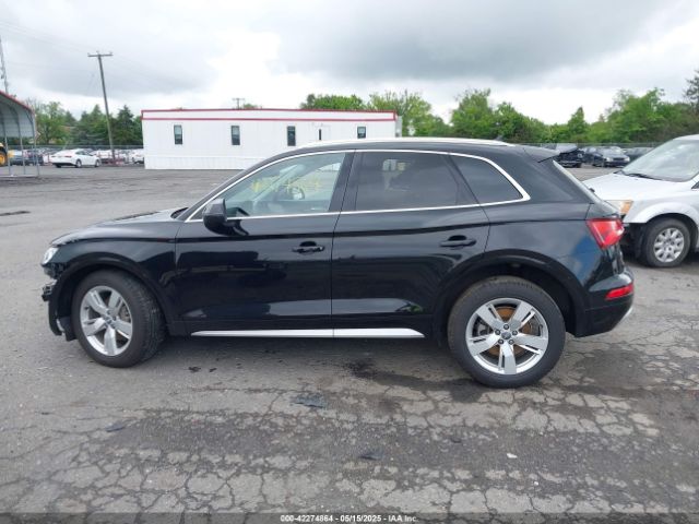 WA1BNAFY9J2055527 Audi Q5 2.0t Premium/2.0t Tech Premium
