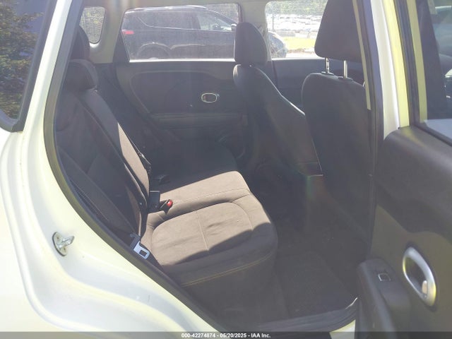 KNDJN2A2XH7442756 KIA Soul