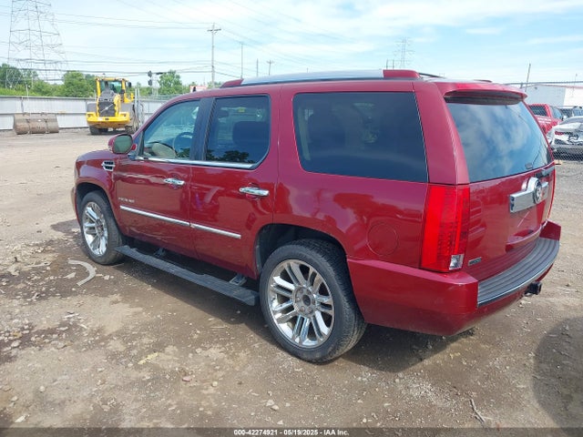 2011 CADILLAC ESCALADE 1GYS4DEF4BR129482 Photo 2