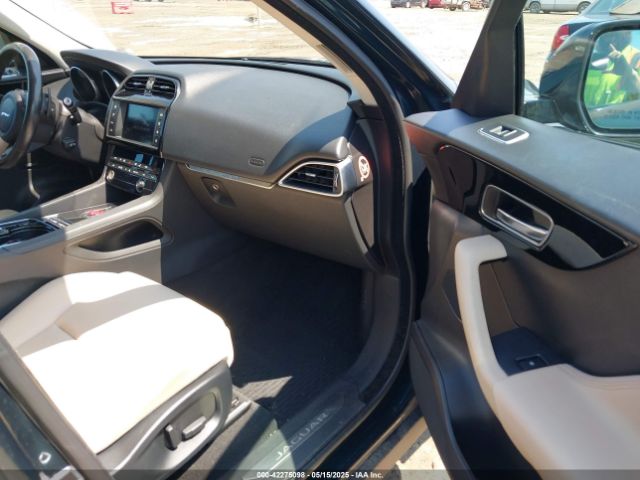 SADCJ2BV1HA091739 Jaguar F-pace 35t Premium