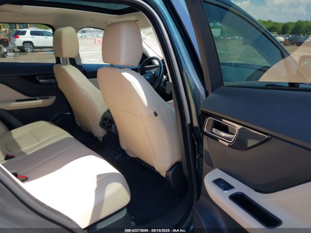 SADCJ2BV1HA091739 Jaguar F-pace 35t Premium