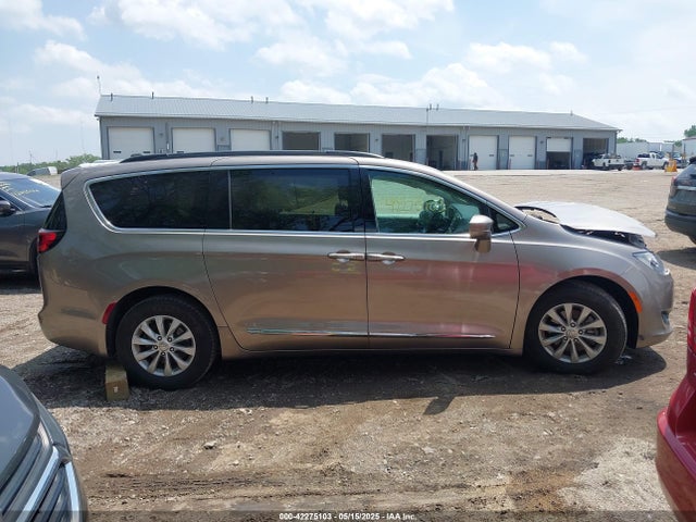 2C4RC1BGXHR569390 Chrysler Pacifica Touring-l