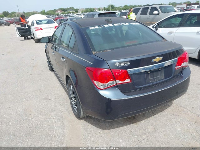 1G1PA5SH1F7283271 Chevrolet Cruze Ls Auto