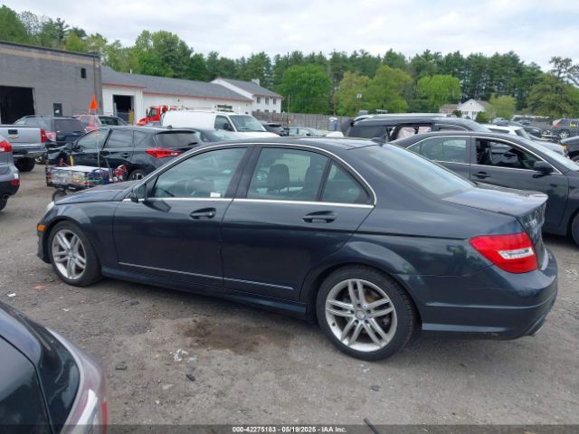 WDDGF8AB2EA937399 Mercedes-Benz C 300 Luxury 4matic/sport 4matic