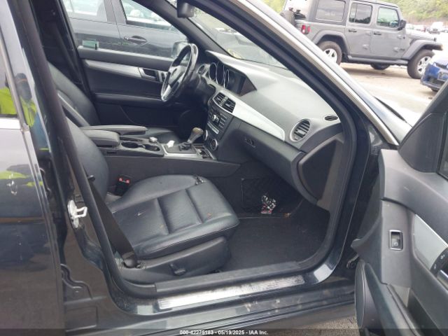 WDDGF8AB2EA937399 Mercedes-Benz C 300 Luxury 4matic/sport 4matic