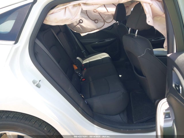 1G1ZD5ST0SF127128 Chevrolet Malibu Fwd 1lt