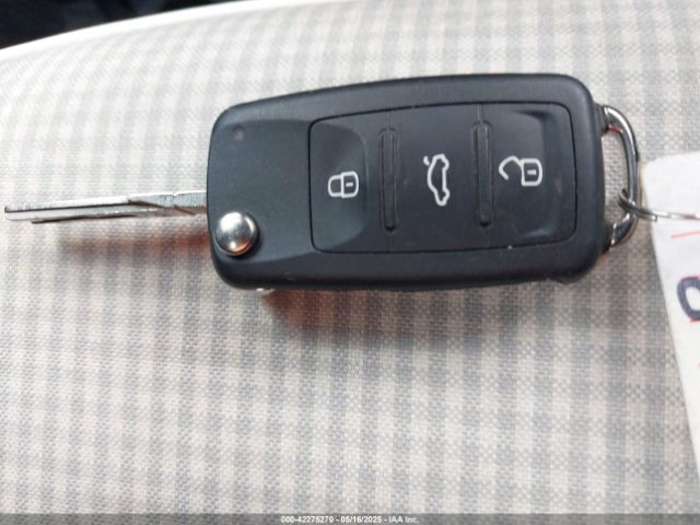 2017 VOLKSWAGEN BEETLE 3VWF17AT4HM626410 Photo 10