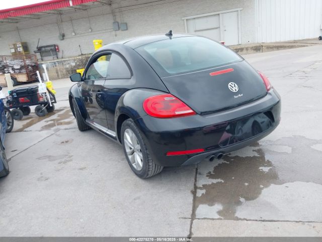 2017 VOLKSWAGEN BEETLE 3VWF17AT4HM626410 Photo 2
