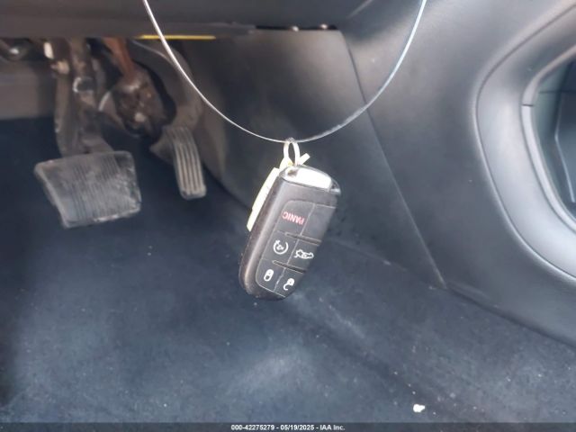 1C3CCCCG8FN581312 Chrysler 200 C