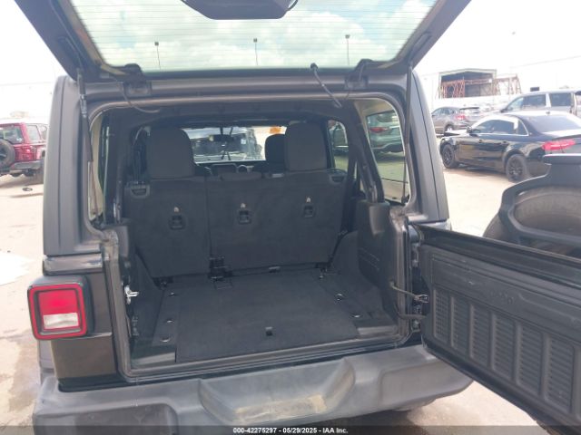 1C4HJXDG9KW653488 Jeep Wrangler Unlimited Sport 4x4
