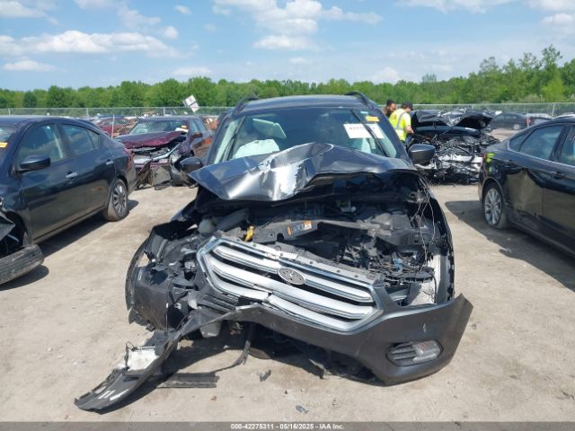 1FMCU0GD1JUD18919 Ford ESCAPE SE