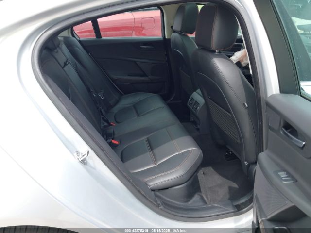 SAJAK4BV2HA963732 Jaguar Xe 35t Prestige