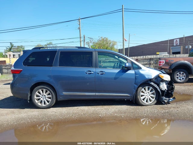 5TDDZ3DC4HS156287 Toyota Sienna Xle Premium 7 Passenger
