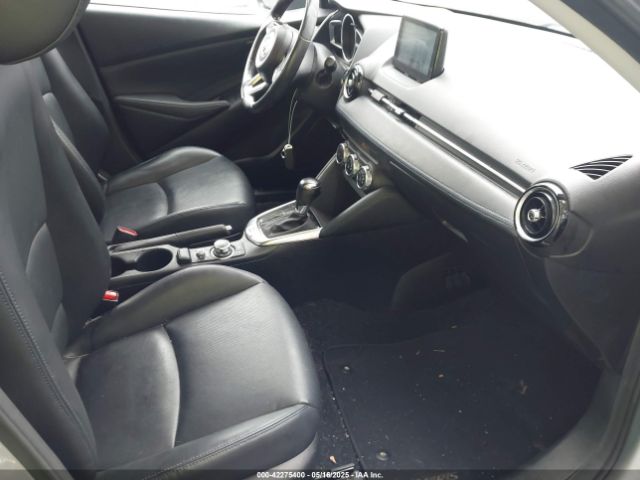 2019 TOYOTA YARIS 3MYDLBYV3KY525777 Photo 4