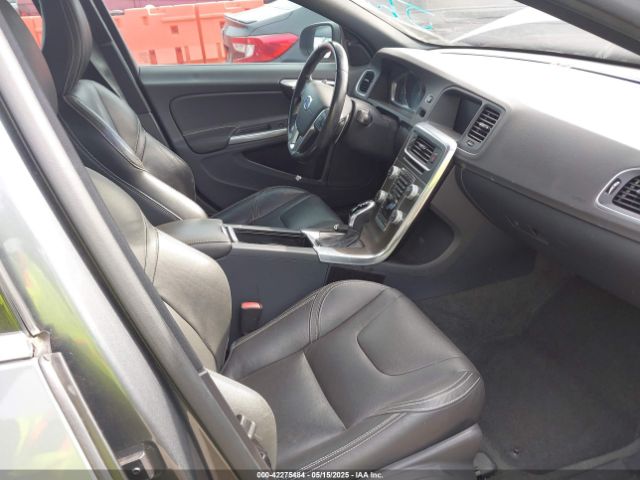 2016 VOLVO S60 YV149MFK7G2395665 Photo 4