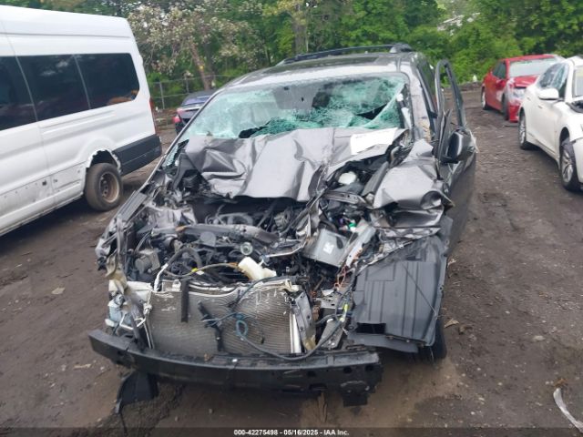 5TDXZ3DC4KS014221 Toyota Sienna Se 8 Passenger
