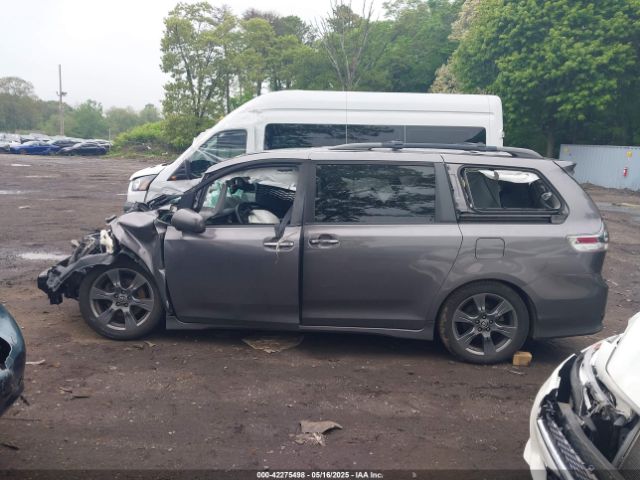 5TDXZ3DC4KS014221 Toyota Sienna Se 8 Passenger